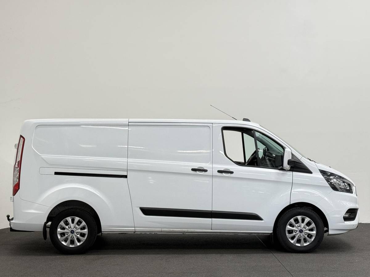 Ford Transit Custom Ford Transit Custom 300 2.0 TDCI L2H1 Trend Navigatie Parkeersensoren Camera