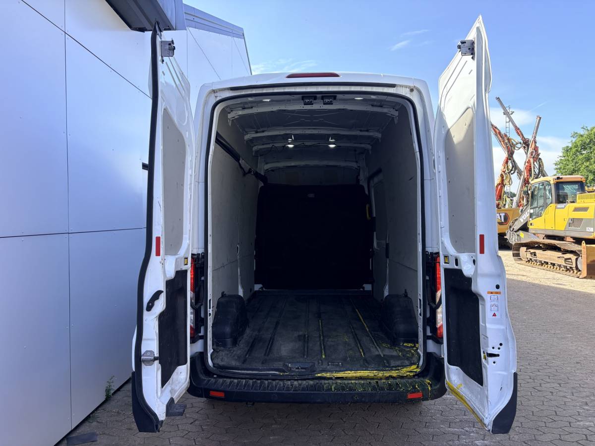 Ford Transit Ford Transit 350 2.0 TDCI 170PK L3H3 Airco Cruise Control Parkeersensoren v+a Voorruitverwarming