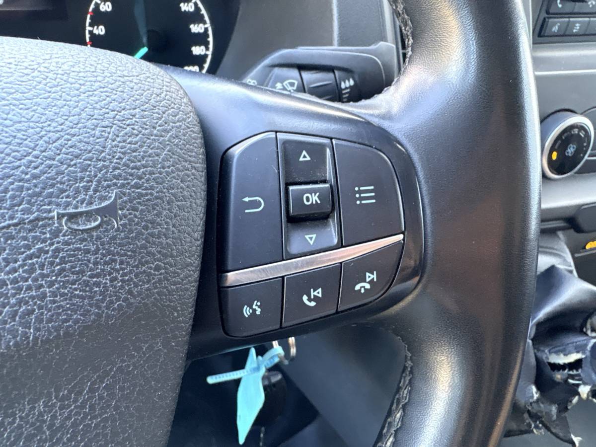 Ford Transit Ford Transit 350 2.0 TDCI 170PK L3H3 Airco Cruise Control Parkeersensoren v+a Voorruitverwarming