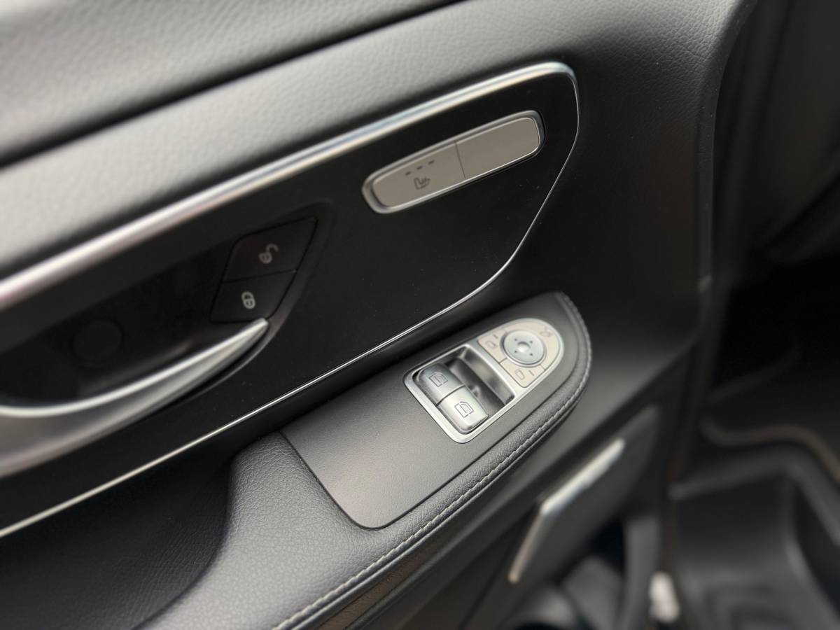 Mercedes-Benz V-Klasse Mercedes-Benz V-klasse 300d Extra Lang DC Avantgarde Edition Luxe AMG Line Dubbele Cabine Navi Groot Leder Airco Cruize zeer nette