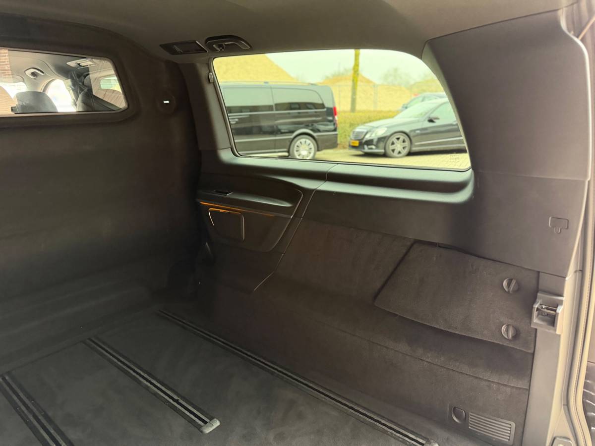 Mercedes-Benz V-Klasse Mercedes-Benz V-klasse 300d Extra Lang DC Avantgarde Edition Luxe AMG Line Dubbele Cabine Navi Groot Leder Airco Cruize zeer nette