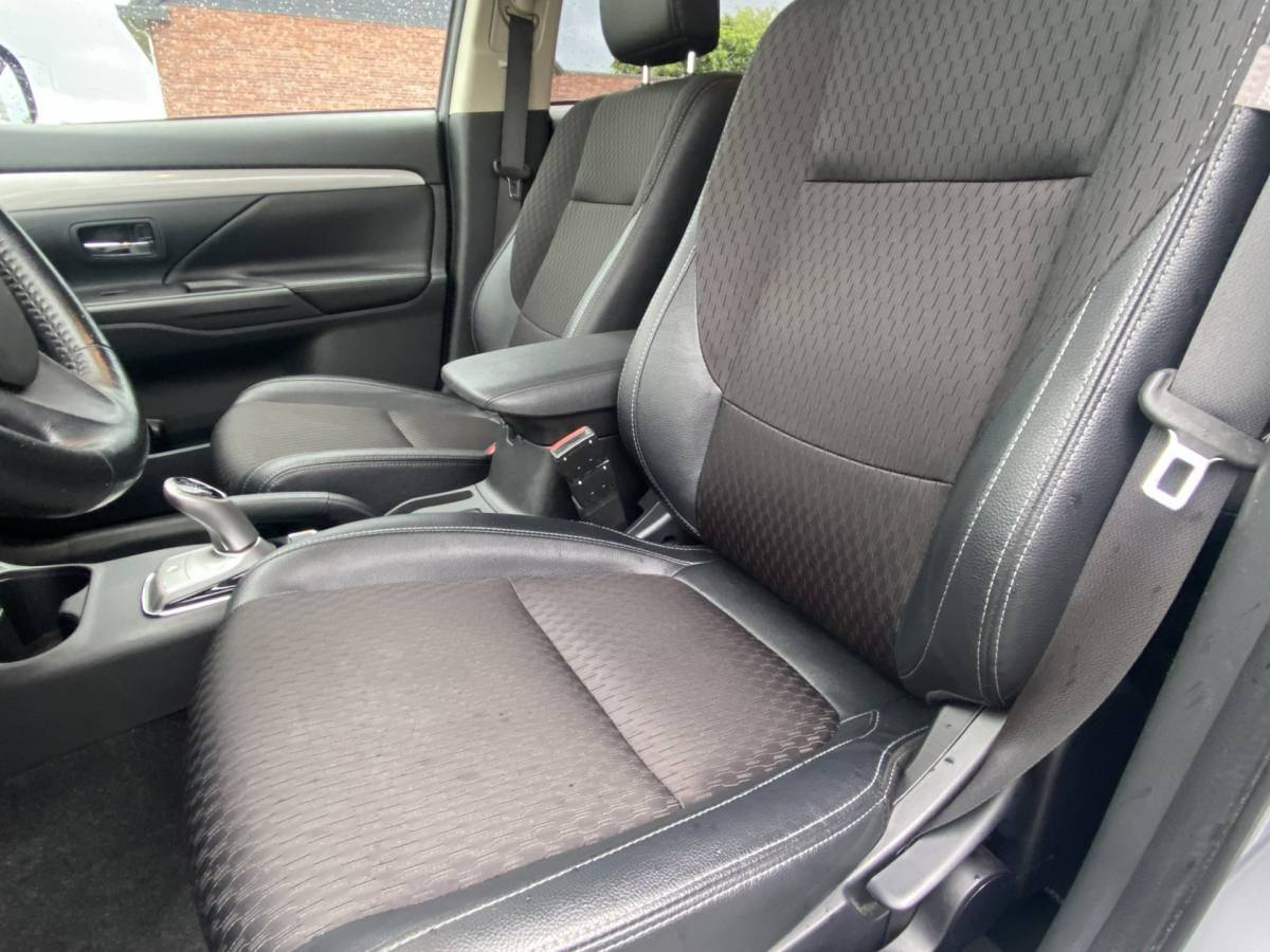 Mitsubishi Outlander Mitsubishi Outlander 2.0 PHEV Executive Edition X-Line/ 4WD/ Cam/ Standkachel/ Premium Audio
