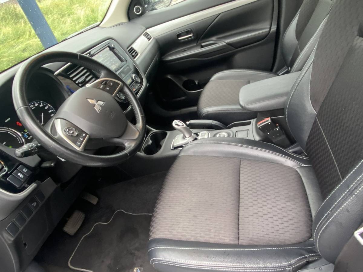 Mitsubishi Outlander Mitsubishi Outlander 2.0 PHEV Executive Edition X-Line/ 4WD/ Cam/ Standkachel/ Premium Audio