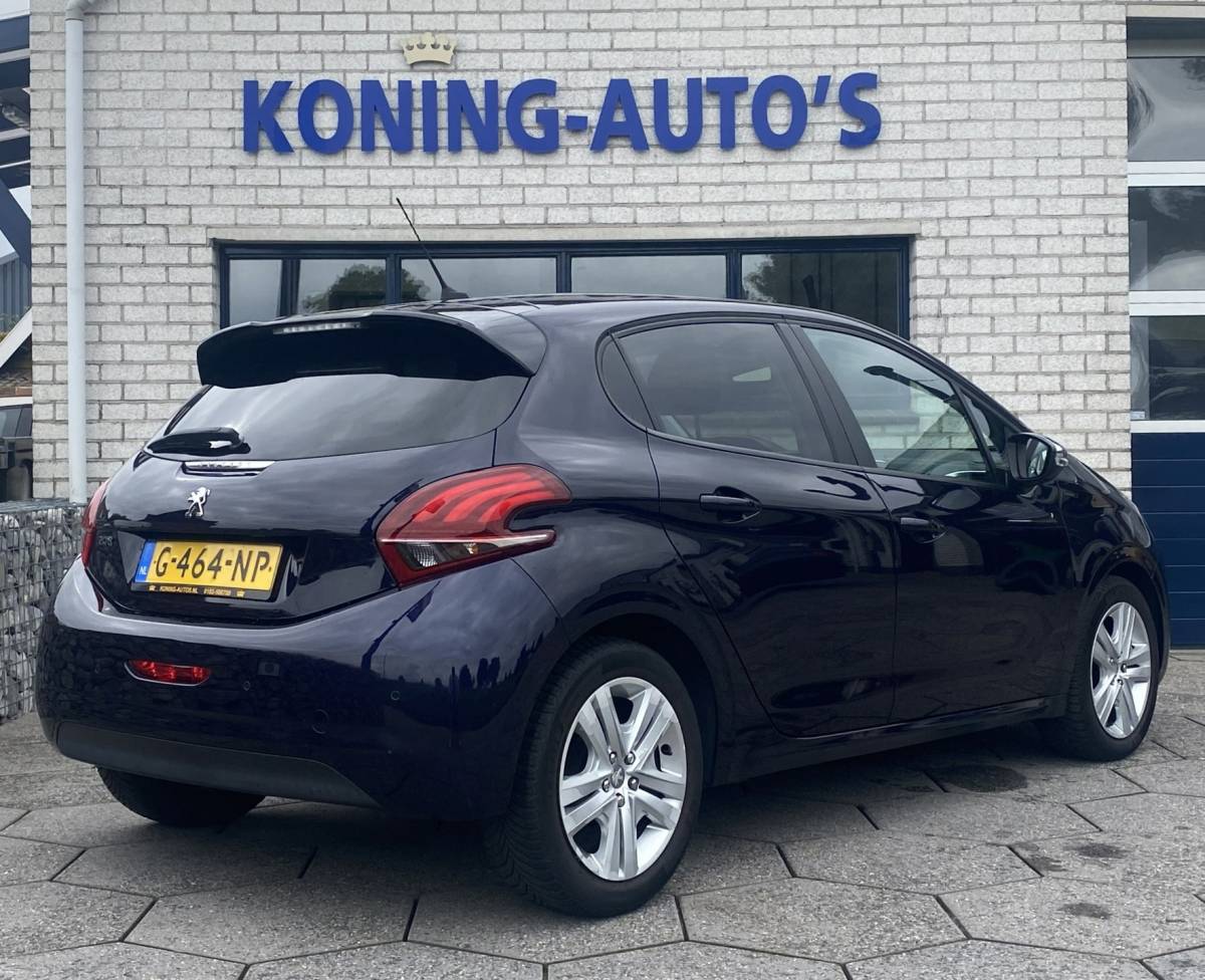 Peugeot 208 Peugeot 208 1.2 PureTech Signature/ Airco/ Carplay/ Parkassist/ PrivacyGlass/ NAP