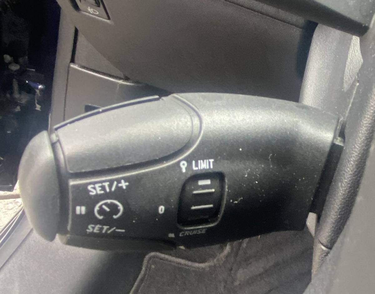 Peugeot 208 Peugeot 208 1.2 PureTech Signature/ Airco/ Carplay/ Parkassist/ PrivacyGlass/ NAP