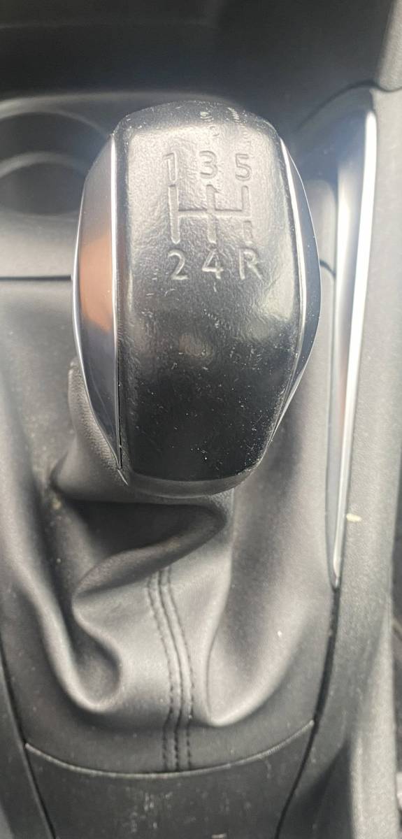 Peugeot 208 Peugeot 208 1.2 PureTech Signature/ Airco/ Carplay/ Parkassist/ PrivacyGlass/ NAP