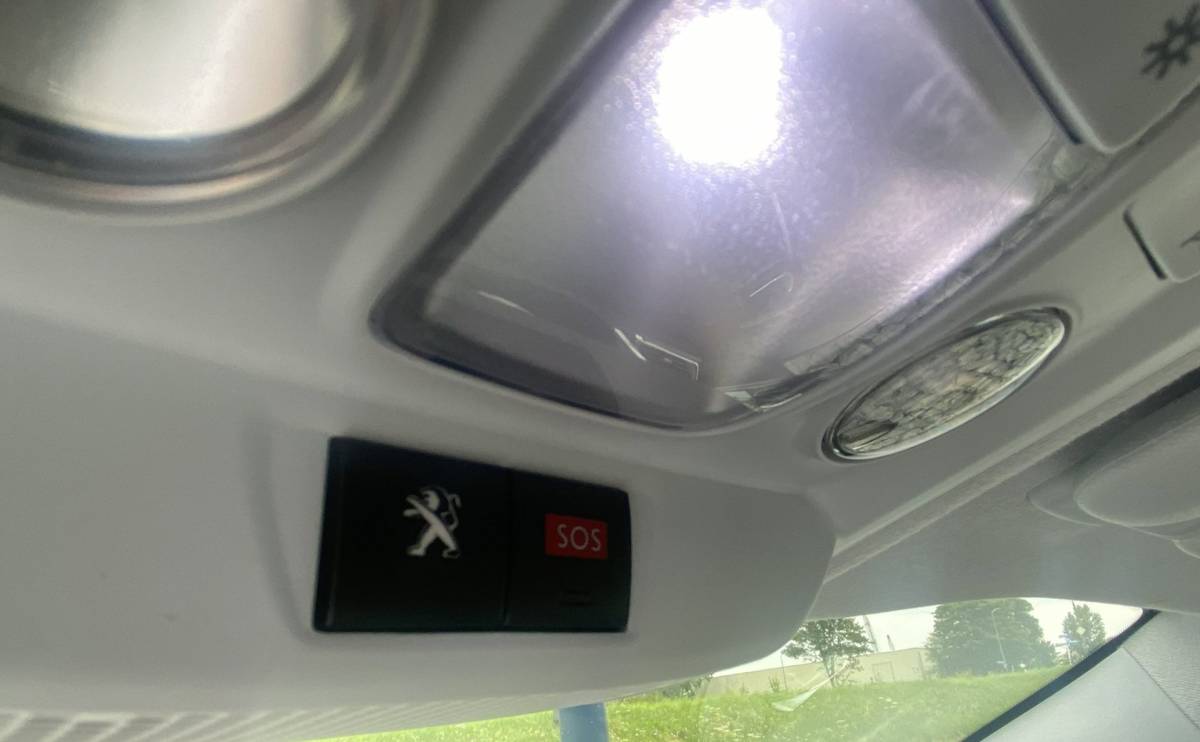 Peugeot 208 Peugeot 208 1.2 PureTech Signature/ Airco/ Carplay/ Parkassist/ PrivacyGlass/ NAP
