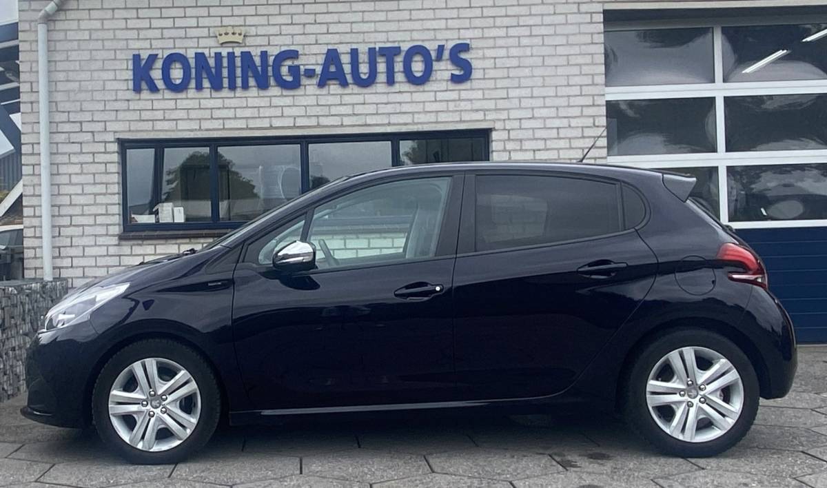 Peugeot 208 Peugeot 208 1.2 PureTech Signature/ Airco/ Carplay/ Parkassist/ PrivacyGlass/ NAP