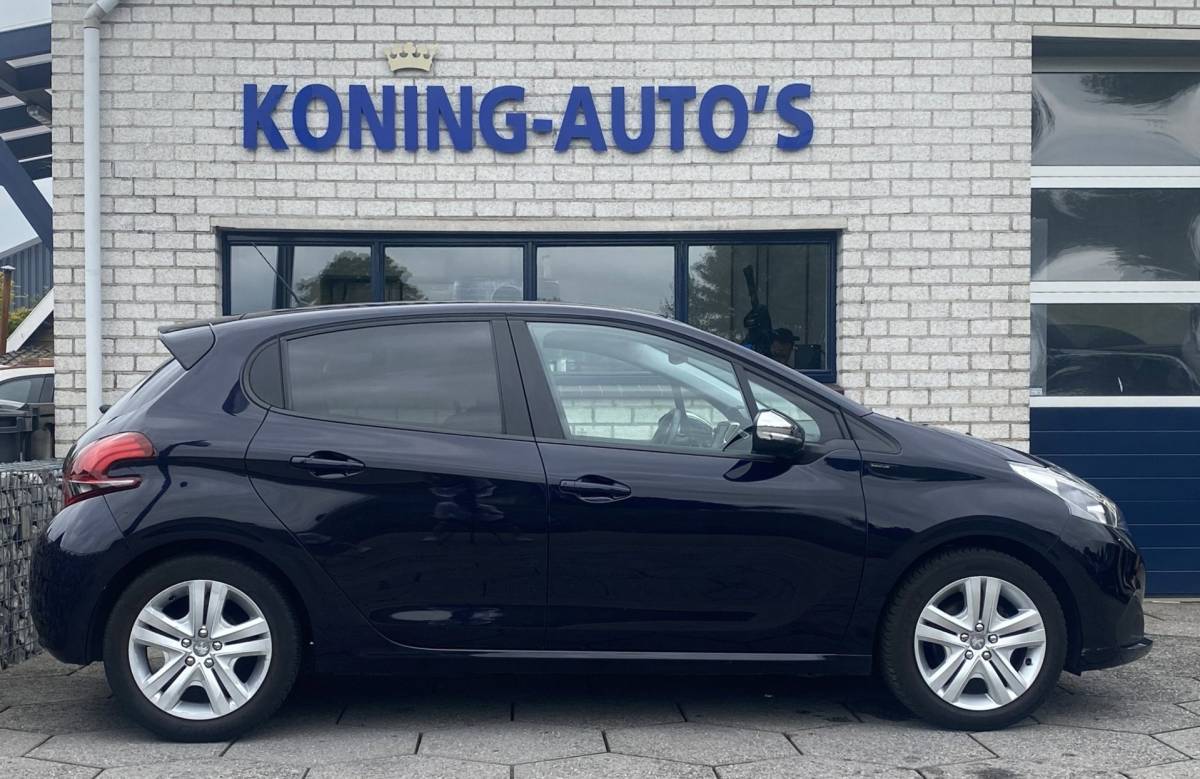 Peugeot 208 Peugeot 208 1.2 PureTech Signature/ Airco/ Carplay/ Parkassist/ PrivacyGlass/ NAP