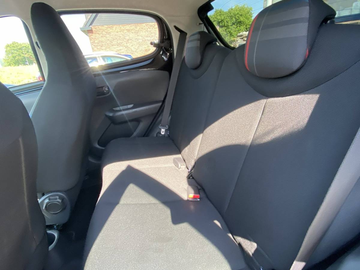 Peugeot 108 Peugeot 108 1.0 e-VTi Active/ Airco/ Elec. ramen/ BT/ Privacyglass/ NAP