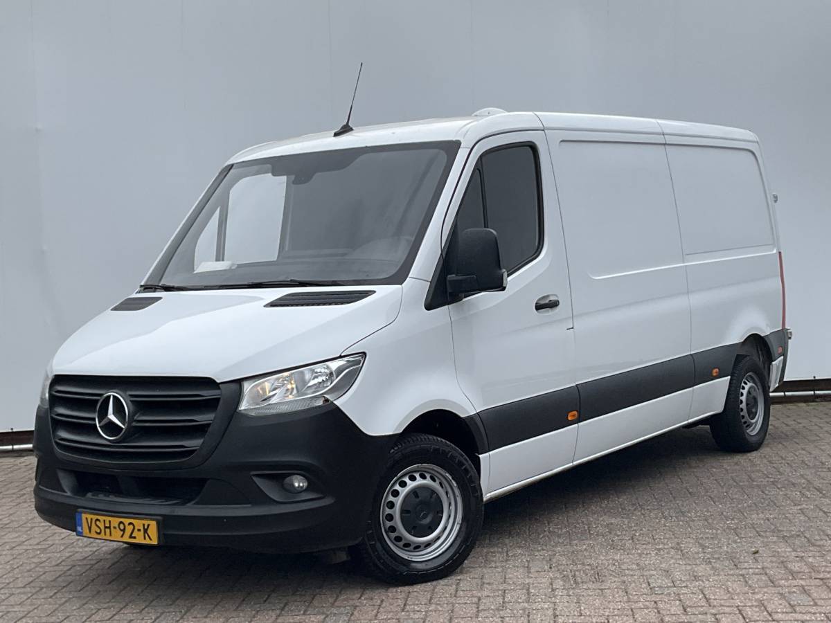Mercedes-Benz Sprinter Mercedes-Benz Sprinter 3-Pers 314 2.2 CDI 143PK L2H1 Clima Cruise Audio Trekhaak 3-Persoons