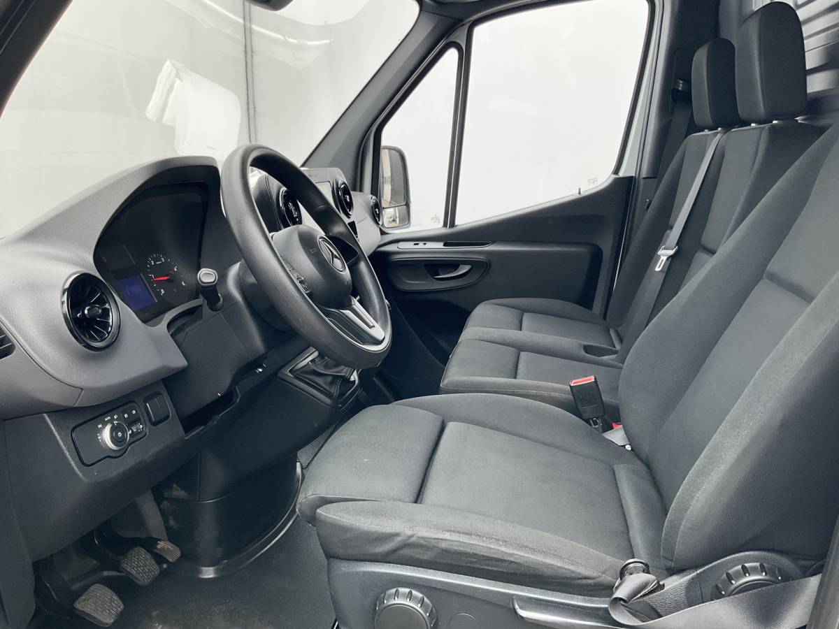Mercedes-Benz Sprinter Mercedes-Benz Sprinter 3-Pers 314 2.2 CDI 143PK L2H1 Clima Cruise Audio Trekhaak 3-Persoons
