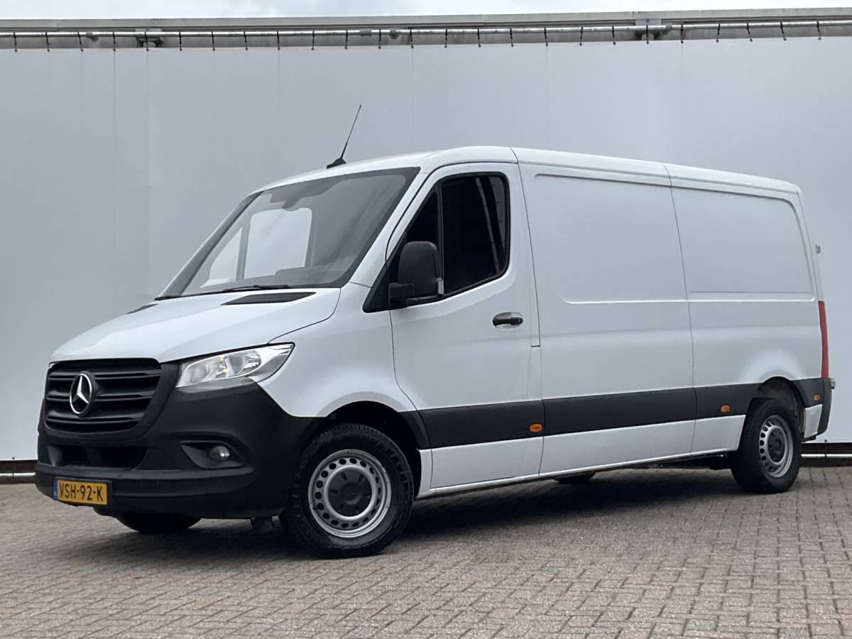 Mercedes-Benz Sprinter Mercedes-Benz Sprinter 3-Pers 314 2.2 CDI 143PK L2H1 Clima Cruise Audio Trekhaak 3-Persoons
