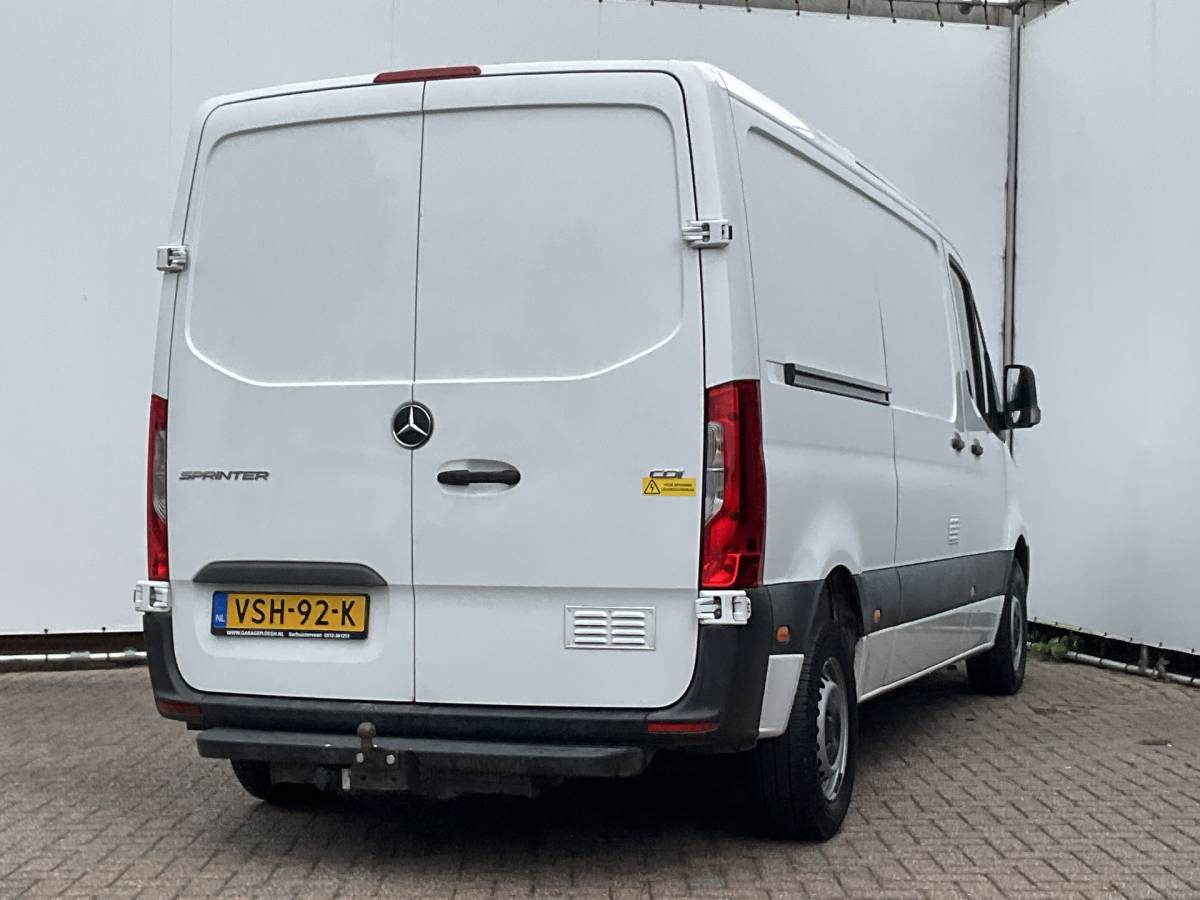 Mercedes-Benz Sprinter Mercedes-Benz Sprinter 3-Pers 314 2.2 CDI 143PK L2H1 Clima Cruise Audio Trekhaak 3-Persoons