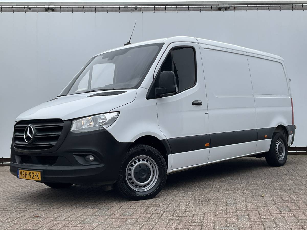 Mercedes-Benz Sprinter Mercedes-Benz Sprinter 3-Pers 314 2.2 CDI 143PK L2H1 Clima Cruise Audio Trekhaak 3-Persoons