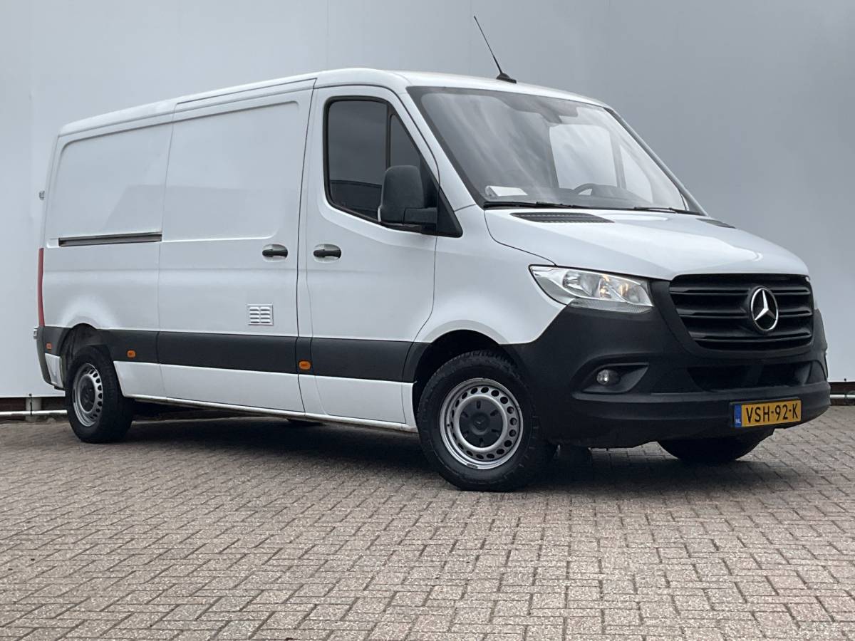 Mercedes-Benz Sprinter Mercedes-Benz Sprinter 3-Pers 314 2.2 CDI 143PK L2H1 Clima Cruise Audio Trekhaak 3-Persoons