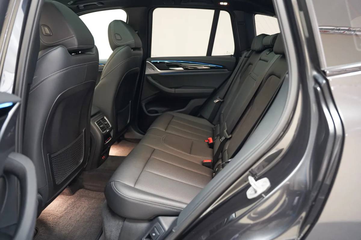 BMW iX3 BMW iX3 M Sport High Executive 80 kWh 3-fase [ Panorama Leder Adapt.cruise Camera ]