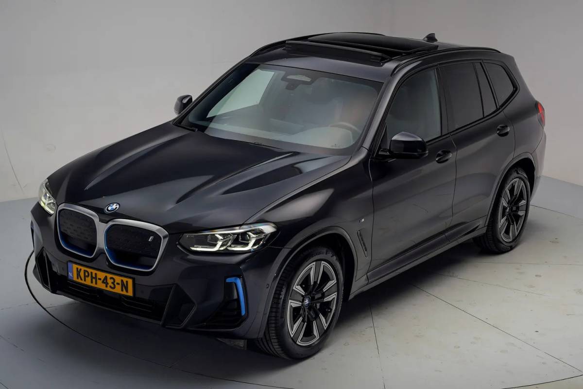 BMW iX3 BMW iX3 M Sport High Executive 80 kWh 3-fase [ Panorama Leder Adapt.cruise Camera ]