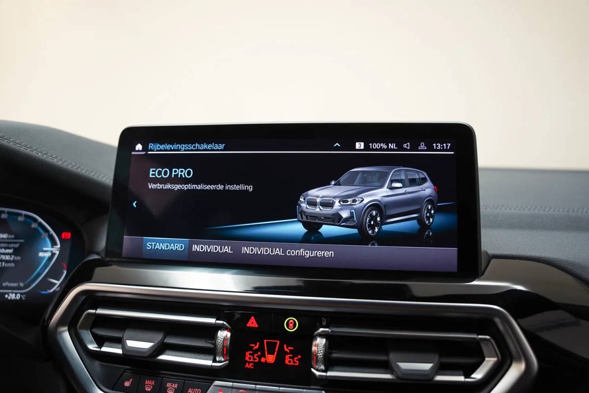 BMW iX3 BMW iX3 M Sport High Executive 80 kWh 3-fase [ Panorama Leder Adapt.cruise Camera ]