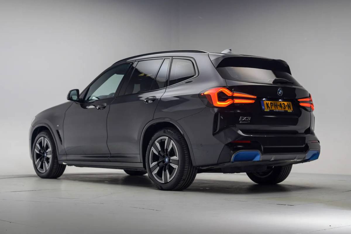BMW iX3 BMW iX3 M Sport High Executive 80 kWh 3-fase [ Panorama Leder Adapt.cruise Camera ]