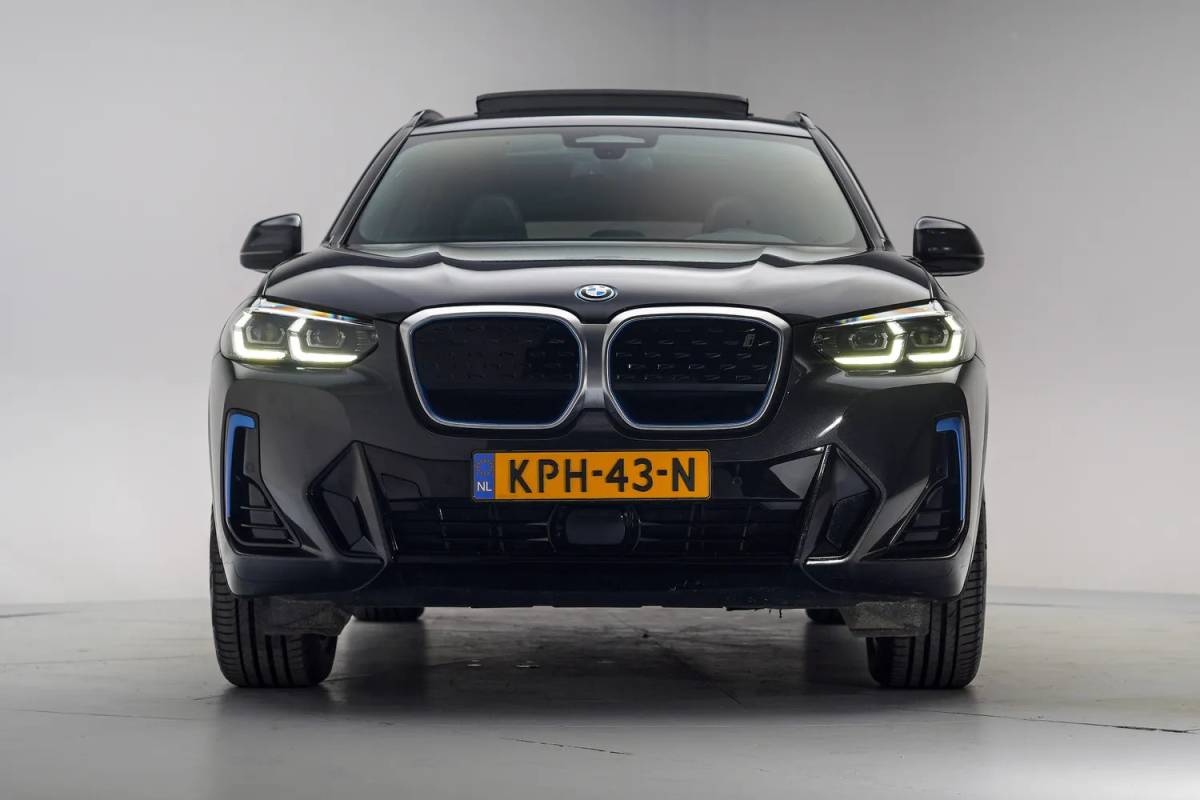 BMW iX3 BMW iX3 M Sport High Executive 80 kWh 3-fase [ Panorama Leder Adapt.cruise Camera ]