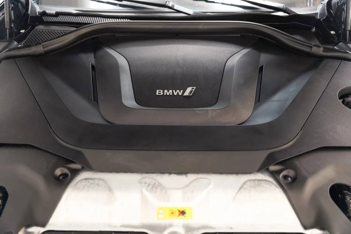 BMW iX3 BMW iX3 M Sport High Executive 80 kWh 3-fase [ Panorama Leder Adapt.cruise Camera ]