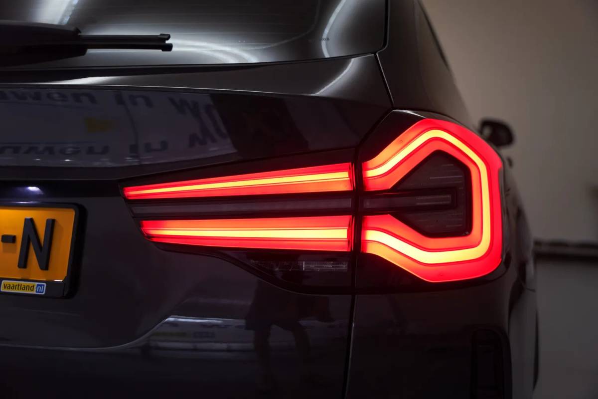 BMW iX3 BMW iX3 M Sport High Executive 80 kWh 3-fase [ Panorama Leder Adapt.cruise Camera ]