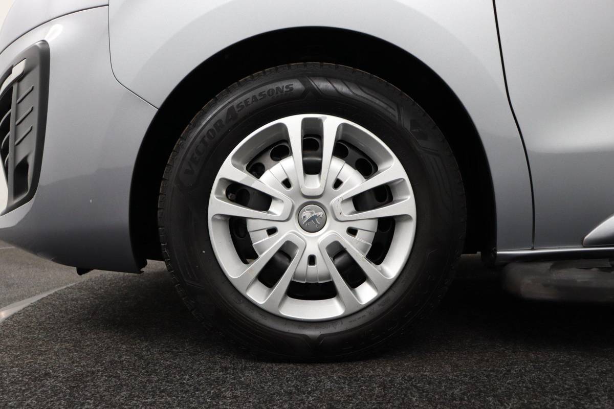 Peugeot Expert Peugeot Expert 1.5 BlueHDI 100 Compact Premium |NAP|Marge|2zits|Cruise|Carplay|Fan