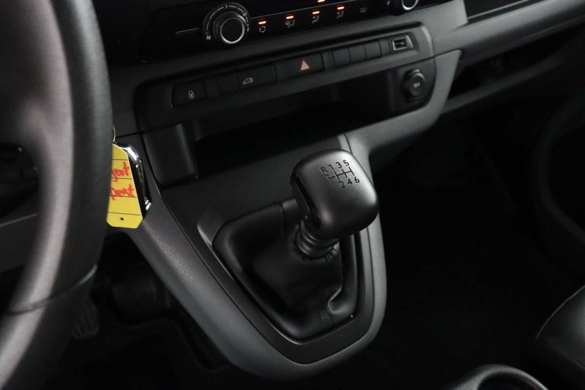 Peugeot Expert Peugeot Expert 1.5 BlueHDI 100 Compact Premium |NAP|Marge|2zits|Cruise|Carplay|Fan