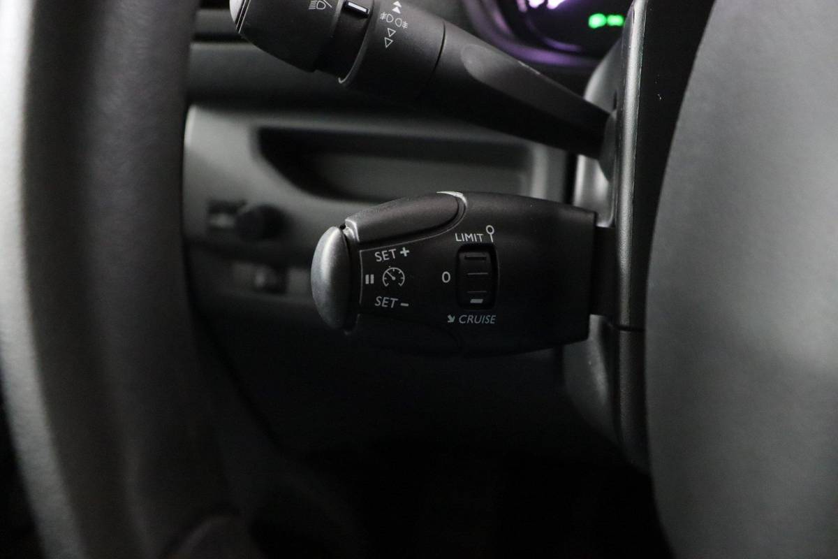 Peugeot Expert Peugeot Expert 1.5 BlueHDI 100 Compact Premium |NAP|Marge|2zits|Cruise|Carplay|Fan