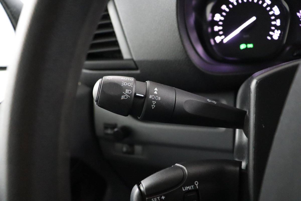 Peugeot Expert Peugeot Expert 1.5 BlueHDI 100 Compact Premium |NAP|Marge|2zits|Cruise|Carplay|Fan
