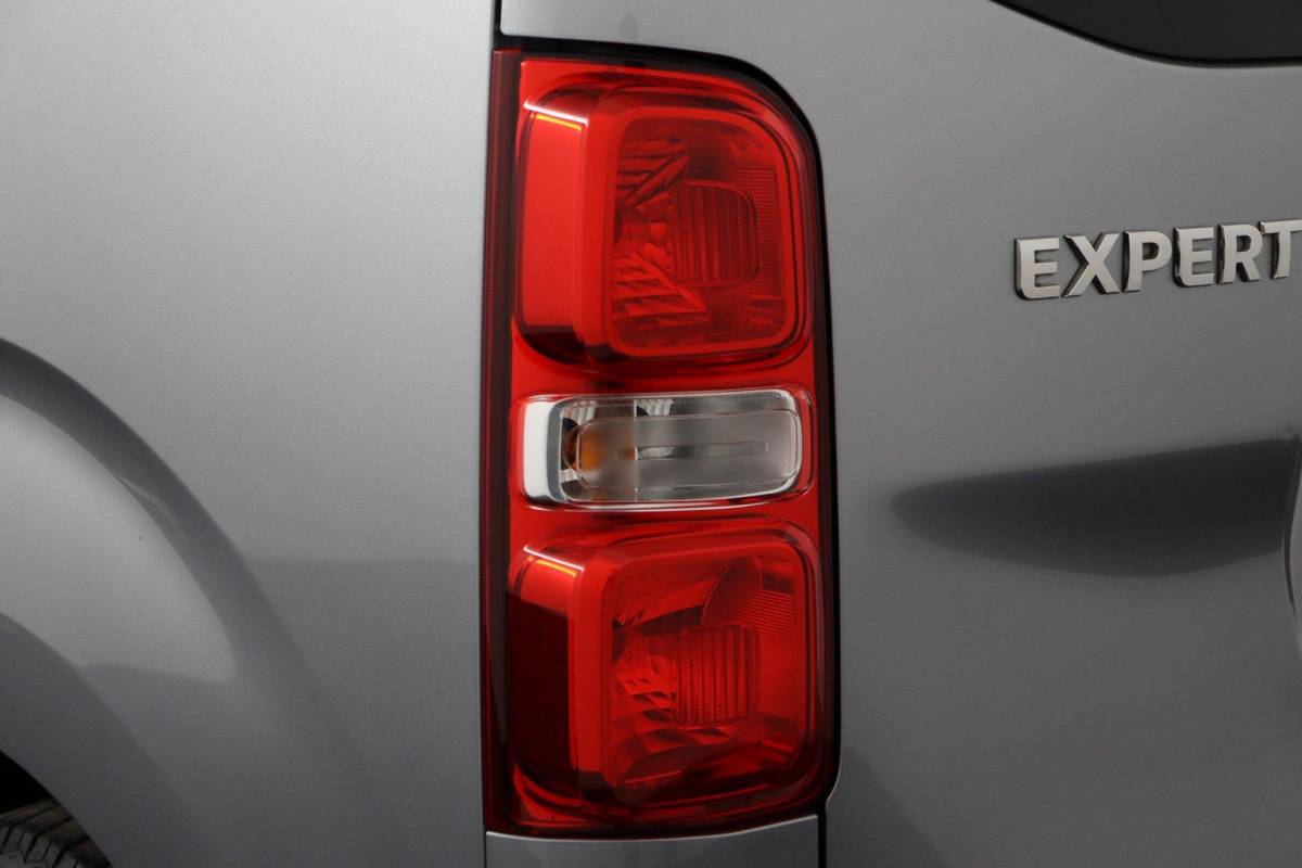 Peugeot Expert Peugeot Expert 1.5 BlueHDI 100 Compact Premium |NAP|Marge|2zits|Cruise|Carplay|Fan