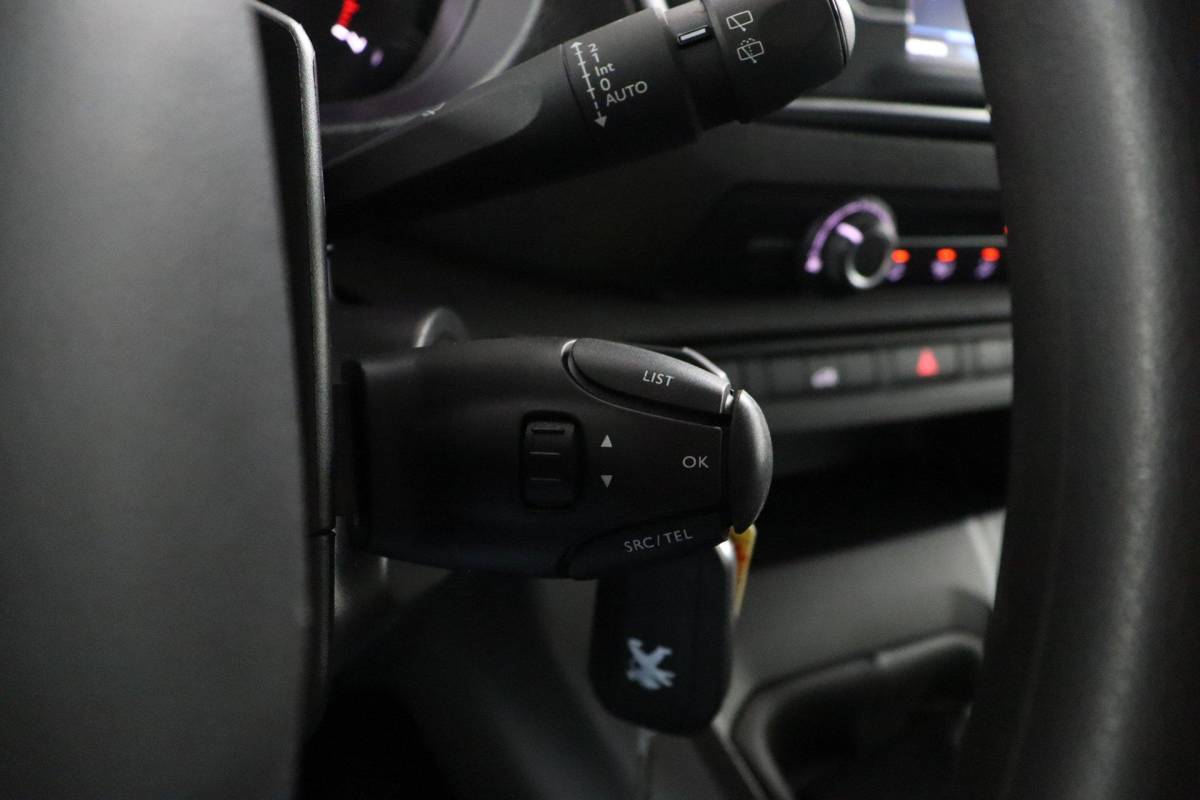 Peugeot Expert Peugeot Expert 1.5 BlueHDI 100 Compact Premium |NAP|Marge|2zits|Cruise|Carplay|Fan