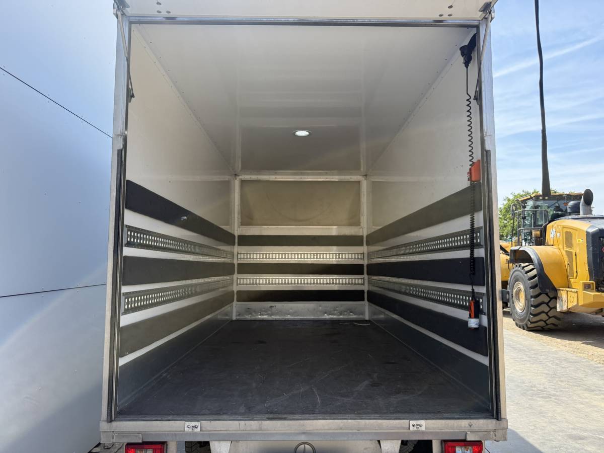 Mercedes-Benz Sprinter Mercedes-Benz Sprinter 317 1.9 CDI Automaat Bakwagen Laadklep Cruise Control Climate Control Meubelbak Koffer