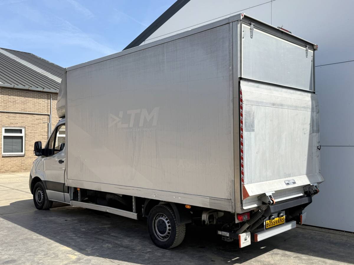 Mercedes-Benz Sprinter Mercedes-Benz Sprinter 317 1.9 CDI Automaat Bakwagen Laadklep Cruise Control Climate Control Meubelbak Koffer