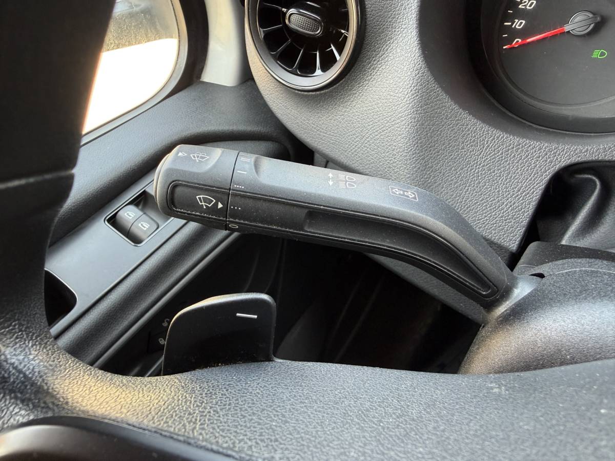 Mercedes-Benz Sprinter Mercedes-Benz Sprinter 317 1.9 CDI Automaat Bakwagen Laadklep Cruise Control Climate Control Meubelbak Koffer