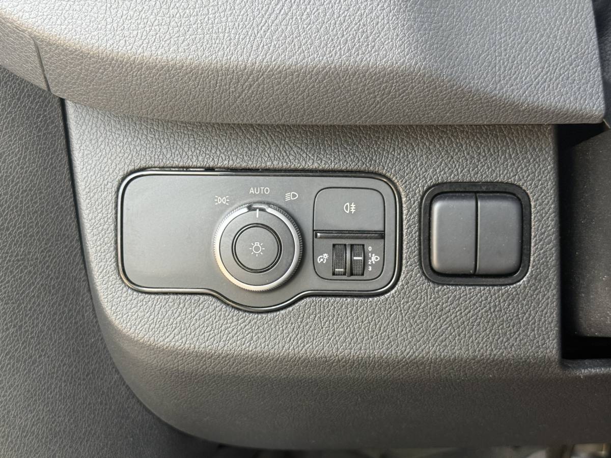 Mercedes-Benz Sprinter Mercedes-Benz Sprinter 317 1.9 CDI Automaat Bakwagen Laadklep Cruise Control Climate Control Meubelbak Koffer