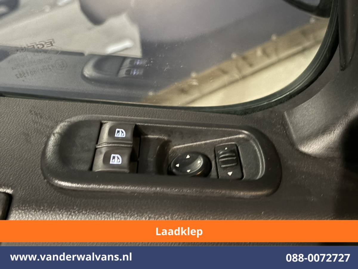 Renault Master Renault Master 2.3 dCi 131pk L4H2 ** Laadklep ** Euro6 Airco | LED Bijrijdersbank
