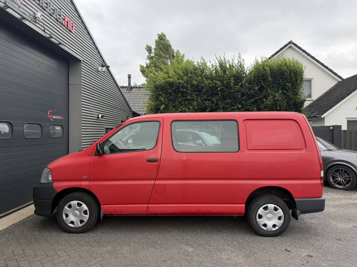 Toyota HiAce Toyota HiAce 2.5 D-4D KWB