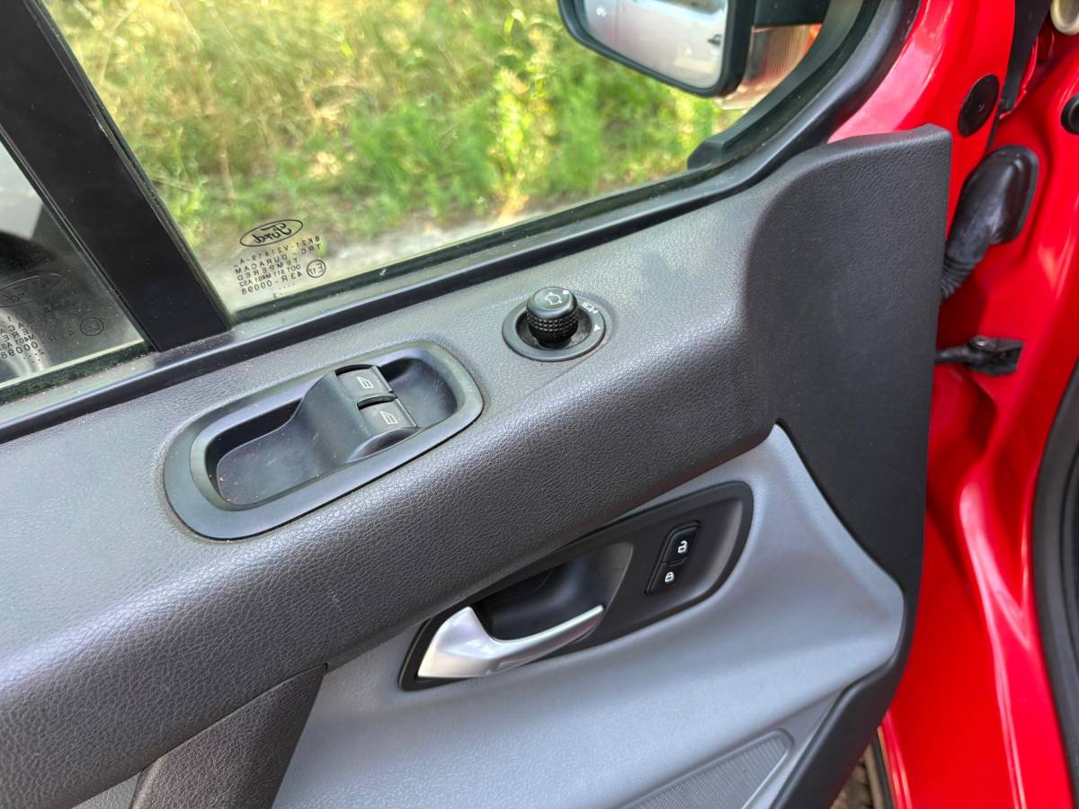Ford Transit Custom Ford Transit Custom 330 2.2 TDCI L1H1 Trend|NAP|125PK|airco|cruise|achteruitrijcamera|navi|parkeersensoren|bluetooth