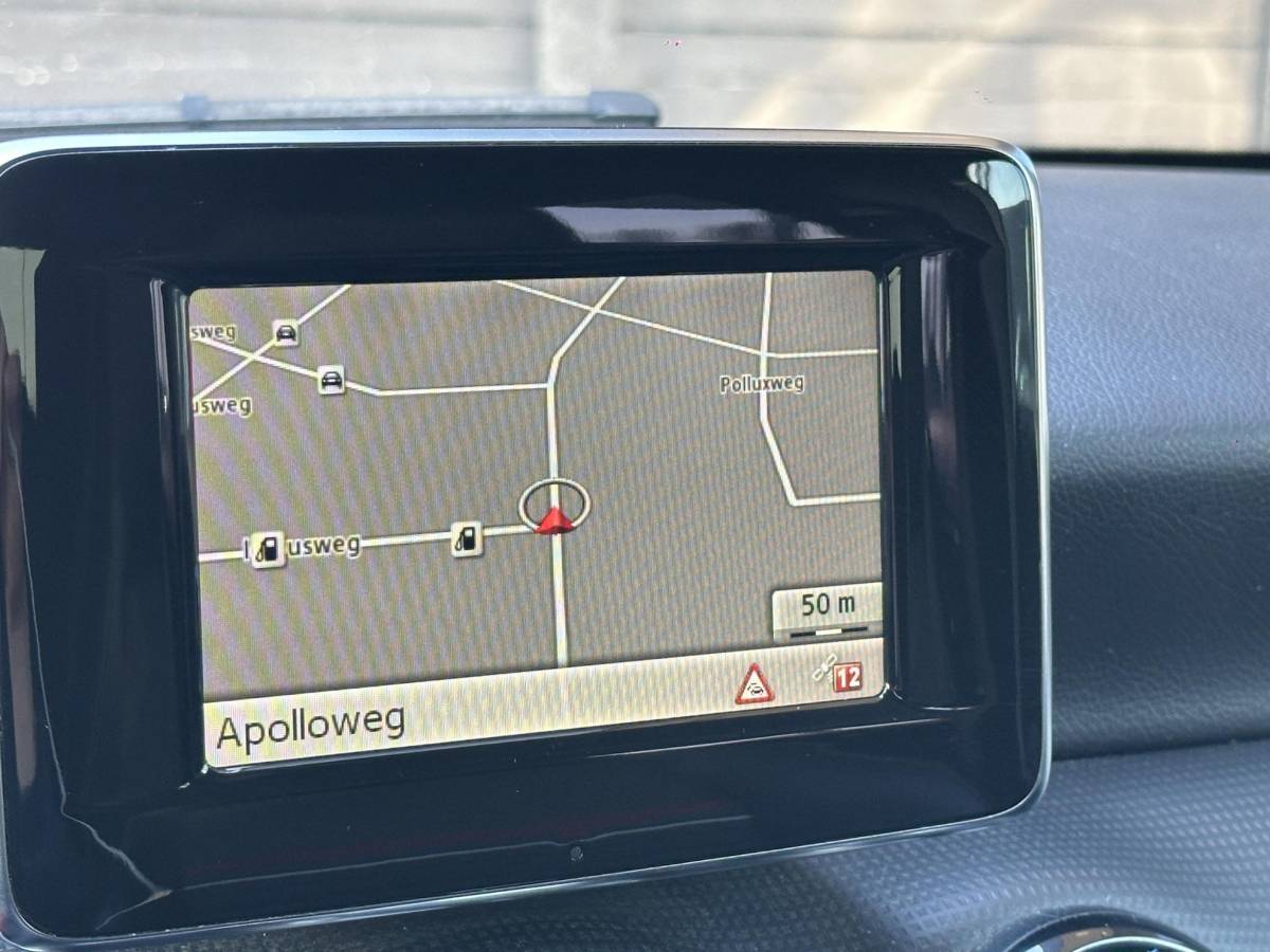 Mercedes-Benz A-Klasse Mercedes-Benz A-klasse 180 Ambition 122PK | Navigatie | Stoelverwarming | 2 Sleutels | Lang in bezit geweest |