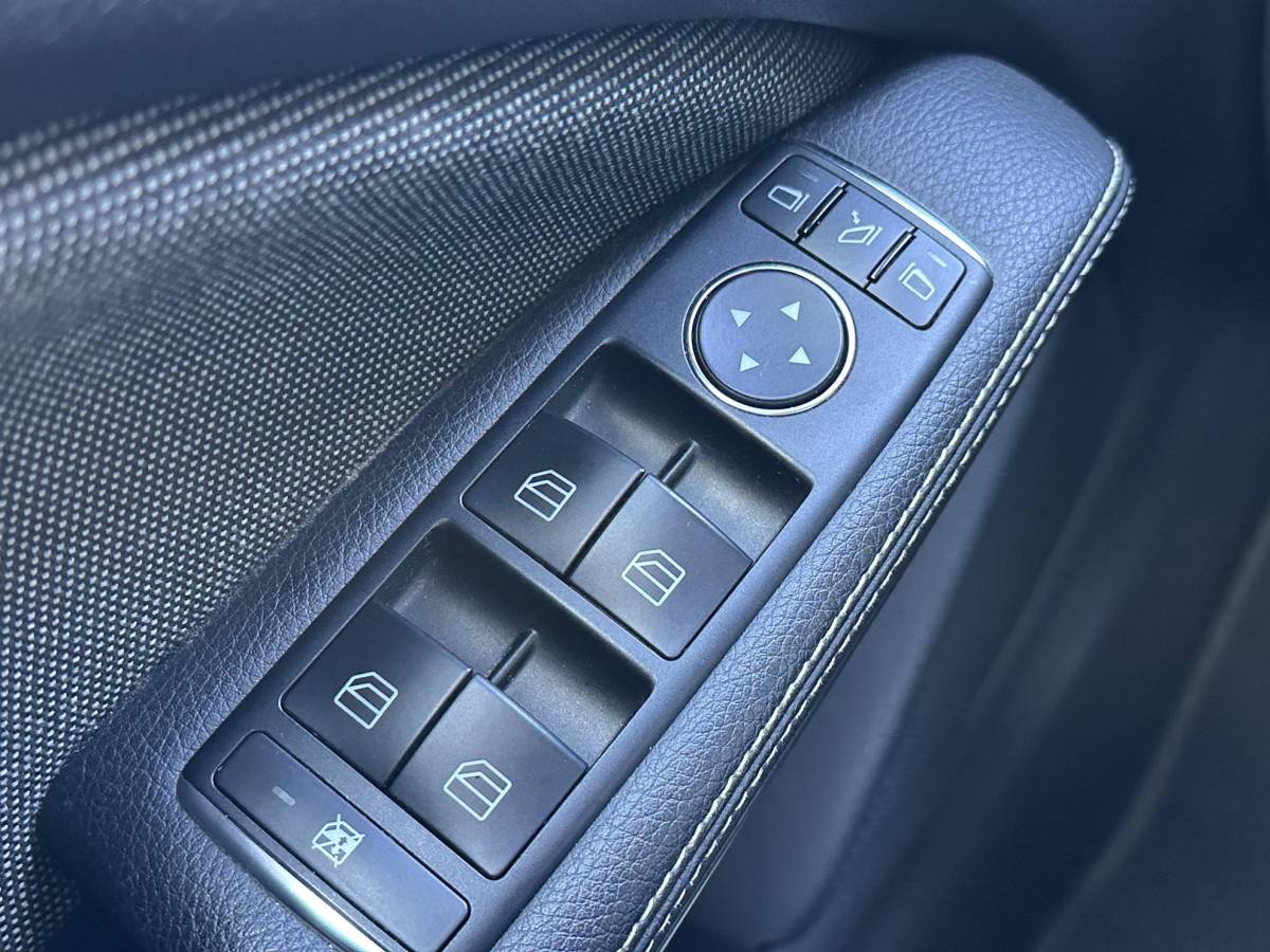 Mercedes-Benz A-Klasse Mercedes-Benz A-klasse 180 Ambition 122PK | Navigatie | Stoelverwarming | 2 Sleutels | Lang in bezit geweest |
