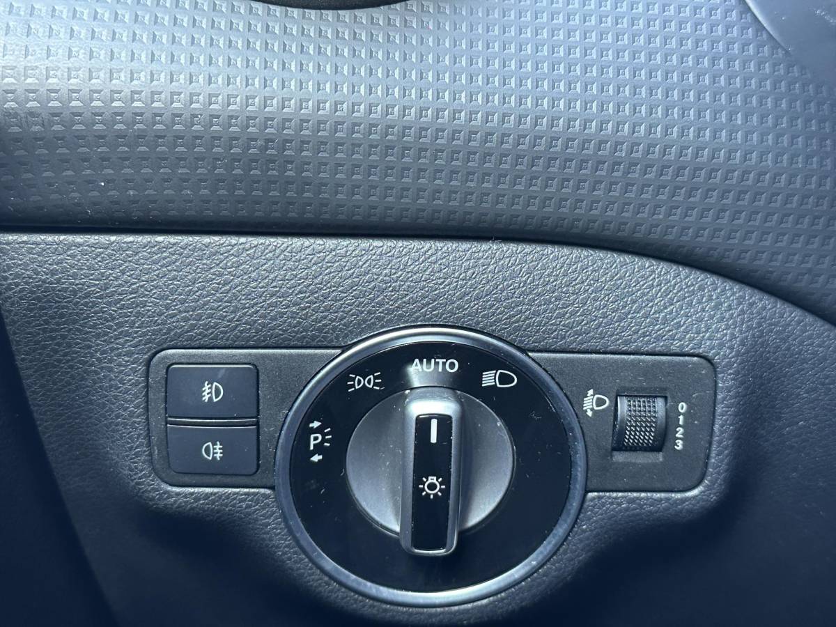 Mercedes-Benz A-Klasse Mercedes-Benz A-klasse 180 Ambition 122PK | Navigatie | Stoelverwarming | 2 Sleutels | Lang in bezit geweest |