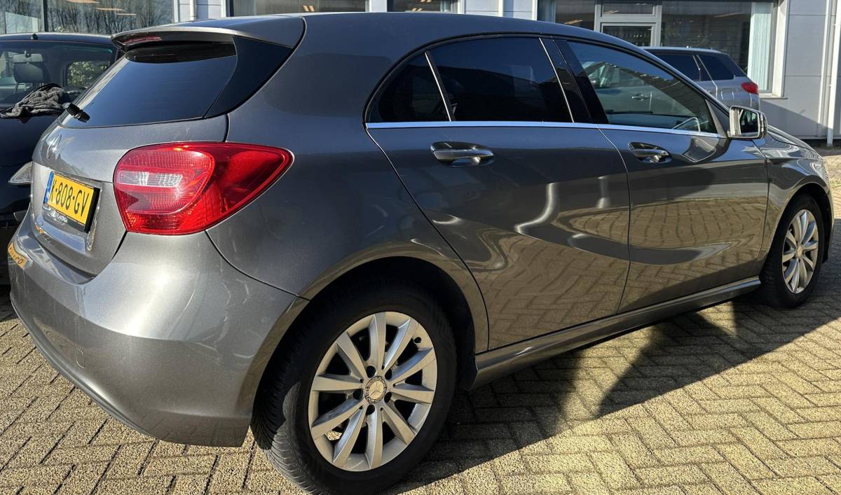 Mercedes-Benz A-Klasse Mercedes-Benz A-klasse 180 Ambition 122PK | Navigatie | Stoelverwarming | 2 Sleutels | Lang in bezit geweest |