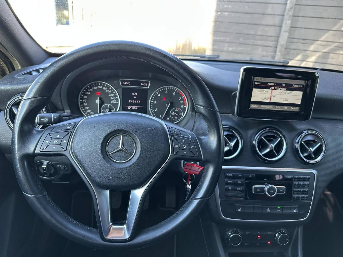 Mercedes-Benz A-Klasse Mercedes-Benz A-klasse 180 Ambition 122PK | Navigatie | Stoelverwarming | 2 Sleutels | Lang in bezit geweest |