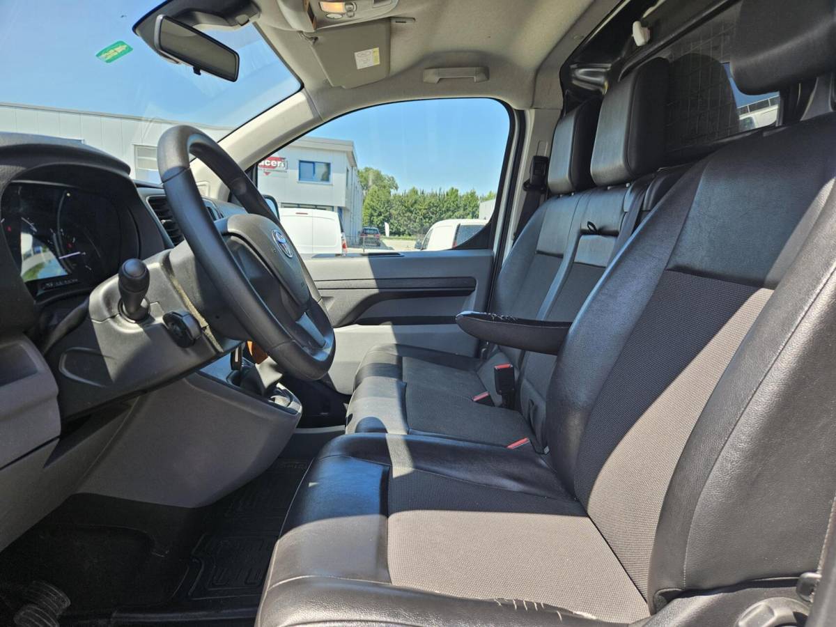 Toyota ProAce Toyota ProAce Worker 2.0 D-4D Airco Carplay Cruise 144pk