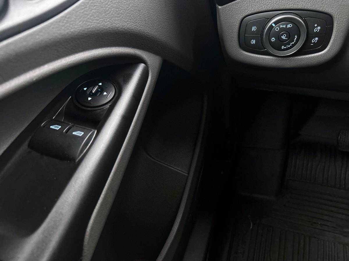 Ford Transit Connect Ford Transit Connect Automaat 100pk L1 Trend BPM VRIJ! Airco Navi Cruise 3Zits Camera DAB+