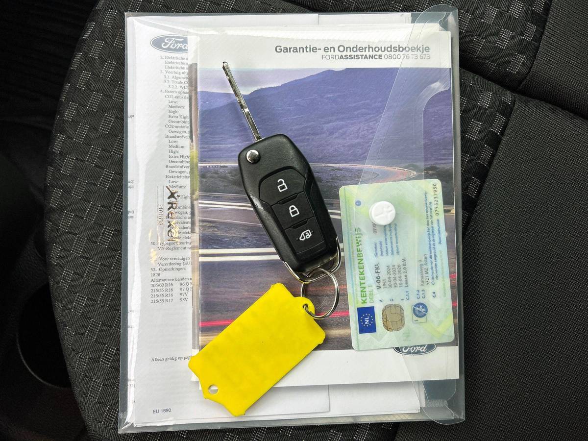 Ford Transit Connect Ford Transit Connect Automaat 100pk L1 Trend BPM VRIJ! Airco Navi Cruise 3Zits Camera DAB+