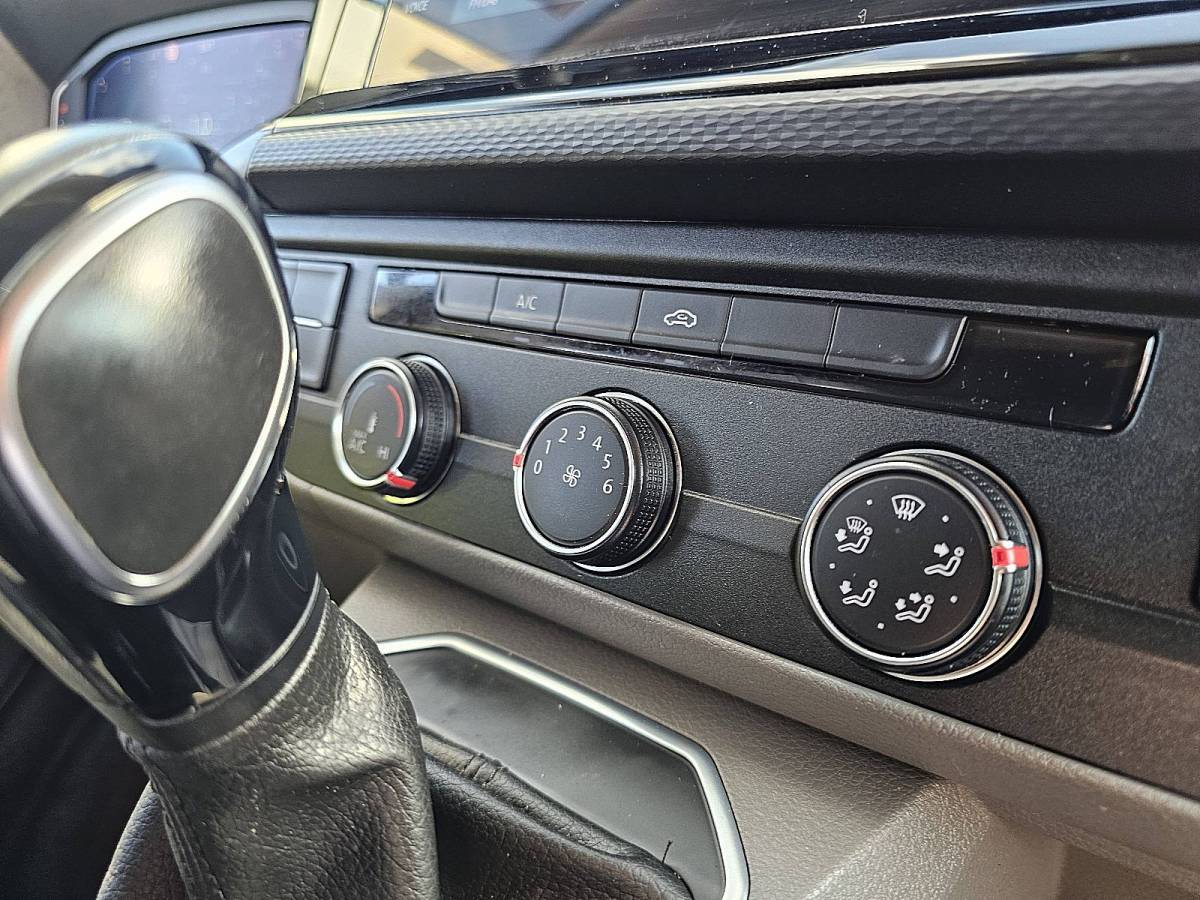 Volkswagen Transporter VOLKSWAGEN TRANSPORTER 2.0 TDI t6.1 digital-cockpit