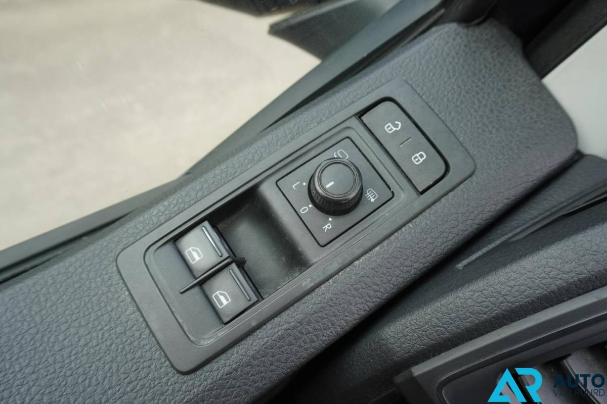 Volkswagen Transporter Volkswagen Transporter 2.0 TDI L2H1 * LED * Automaat * Lang